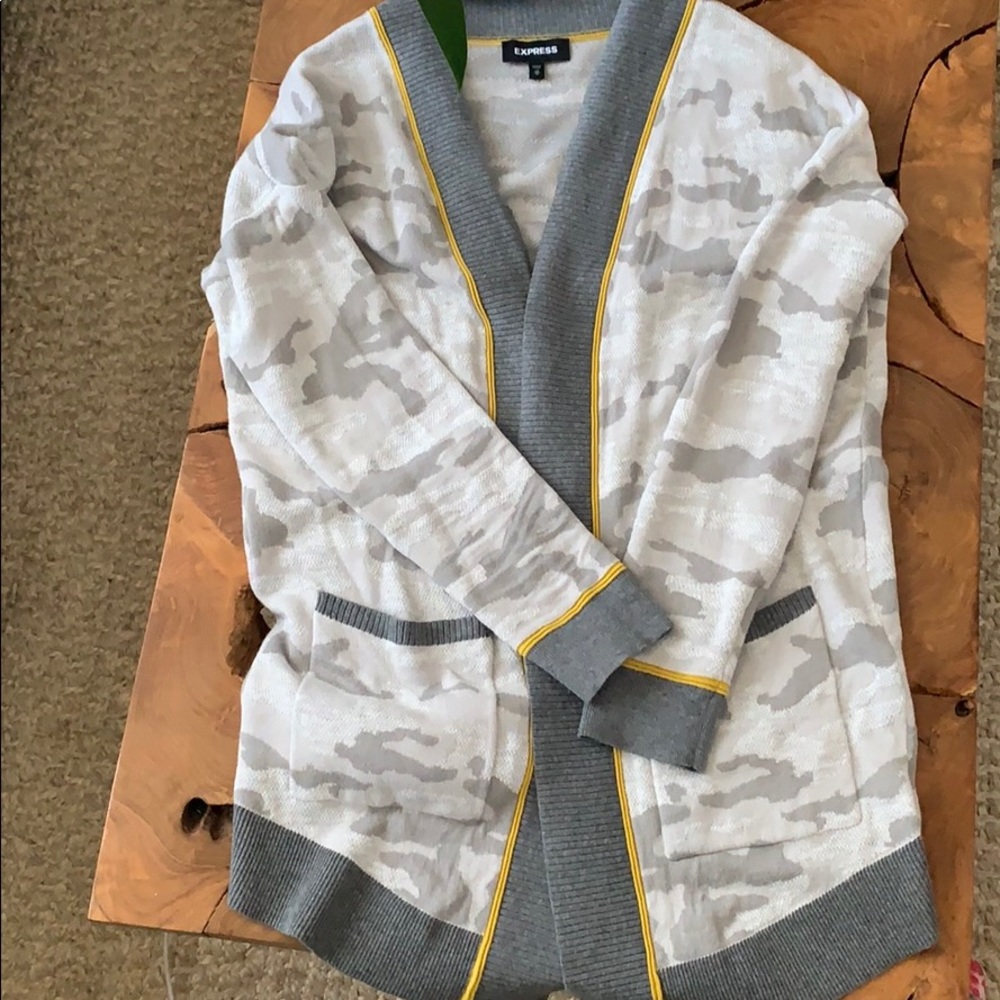Express grey camo with yellow trim